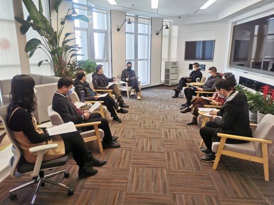說明: E:\特藏部工作\2020\征集抗疫文獻\無線傳媒捐贈省圖資料\10.照片\工作照\工作照5.jpg